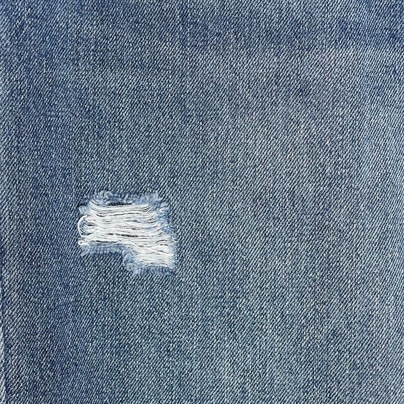 D. Jeans Contemporary | Distressed High-Rise Straight Leg Jeans | Size 6 - Picture 8 of 10